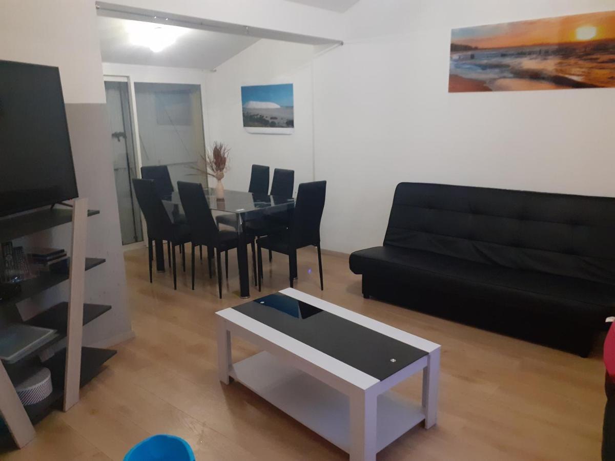 Les Papyrus Avec Draps Hébergement de vacances Arles